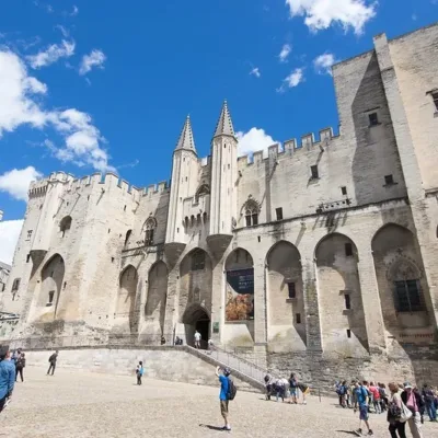 Tour guide in Avignon
