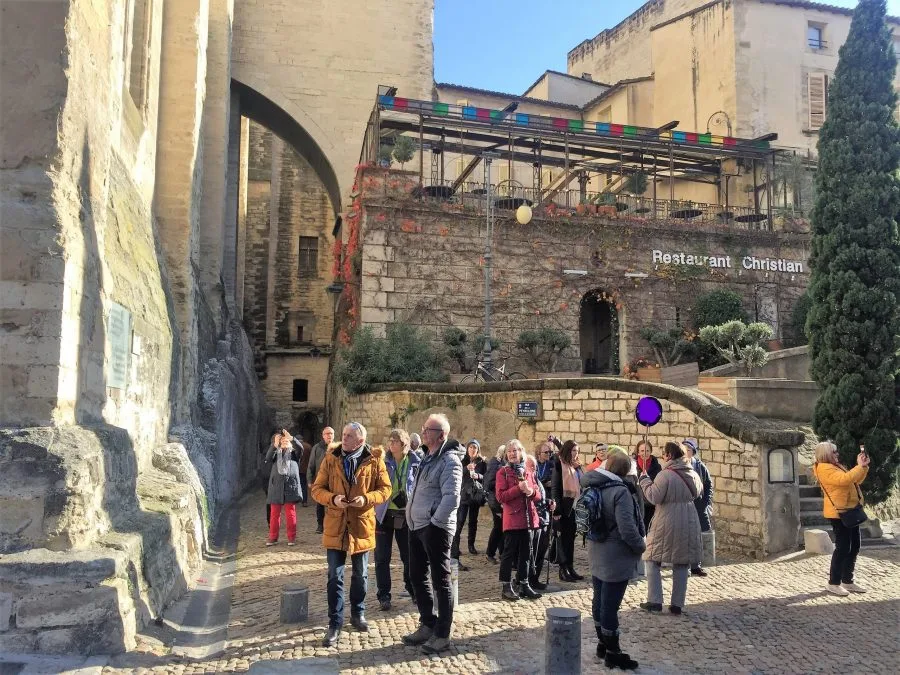 Tour guide in Avignon - Image 4