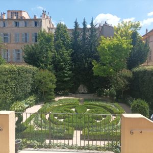 Tour to Aix-en-Provence and Cassis – 8 hours