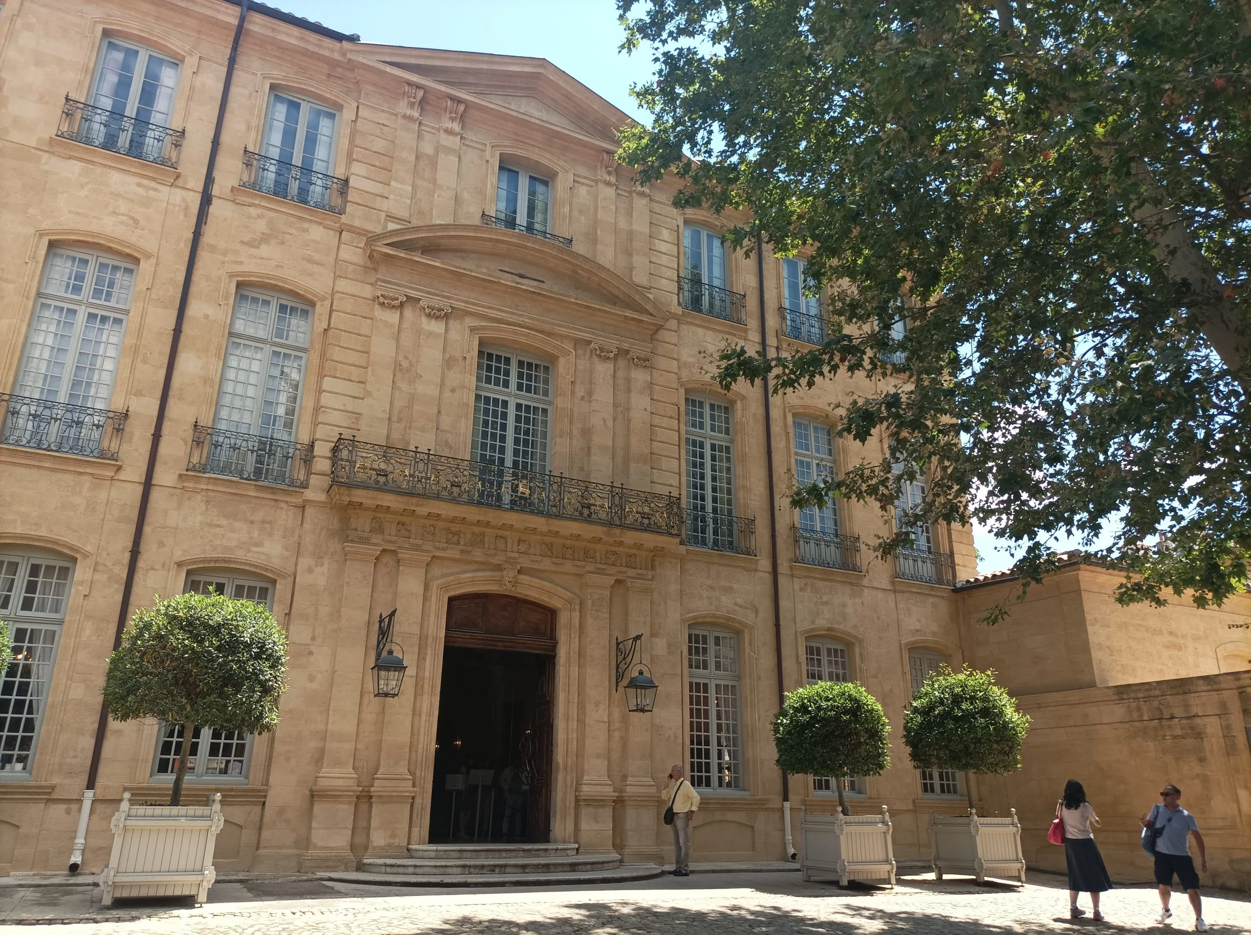 You are currently viewing Hôtel de Caumont