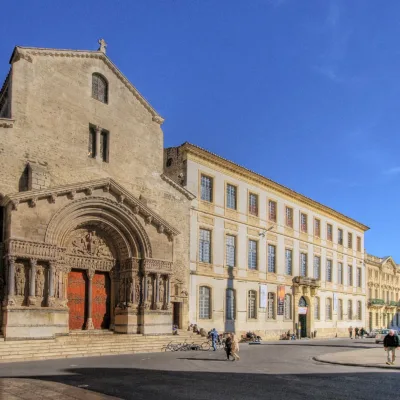 Tour guide in Arles