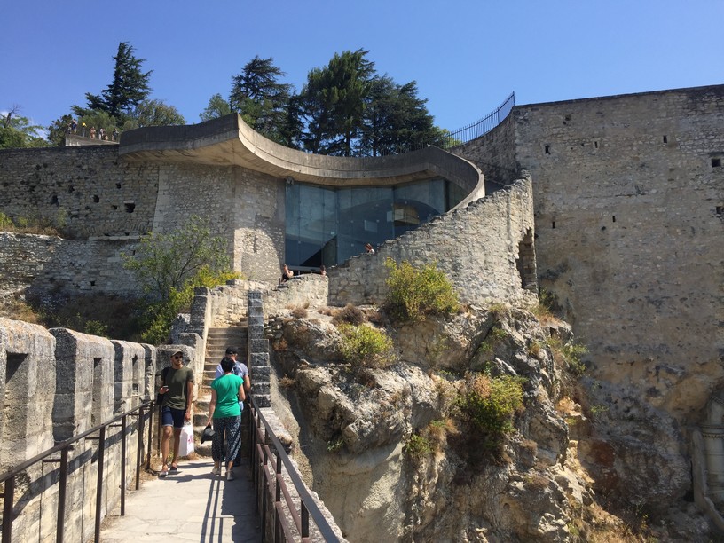 Toergids in Avignon - Beeld 8