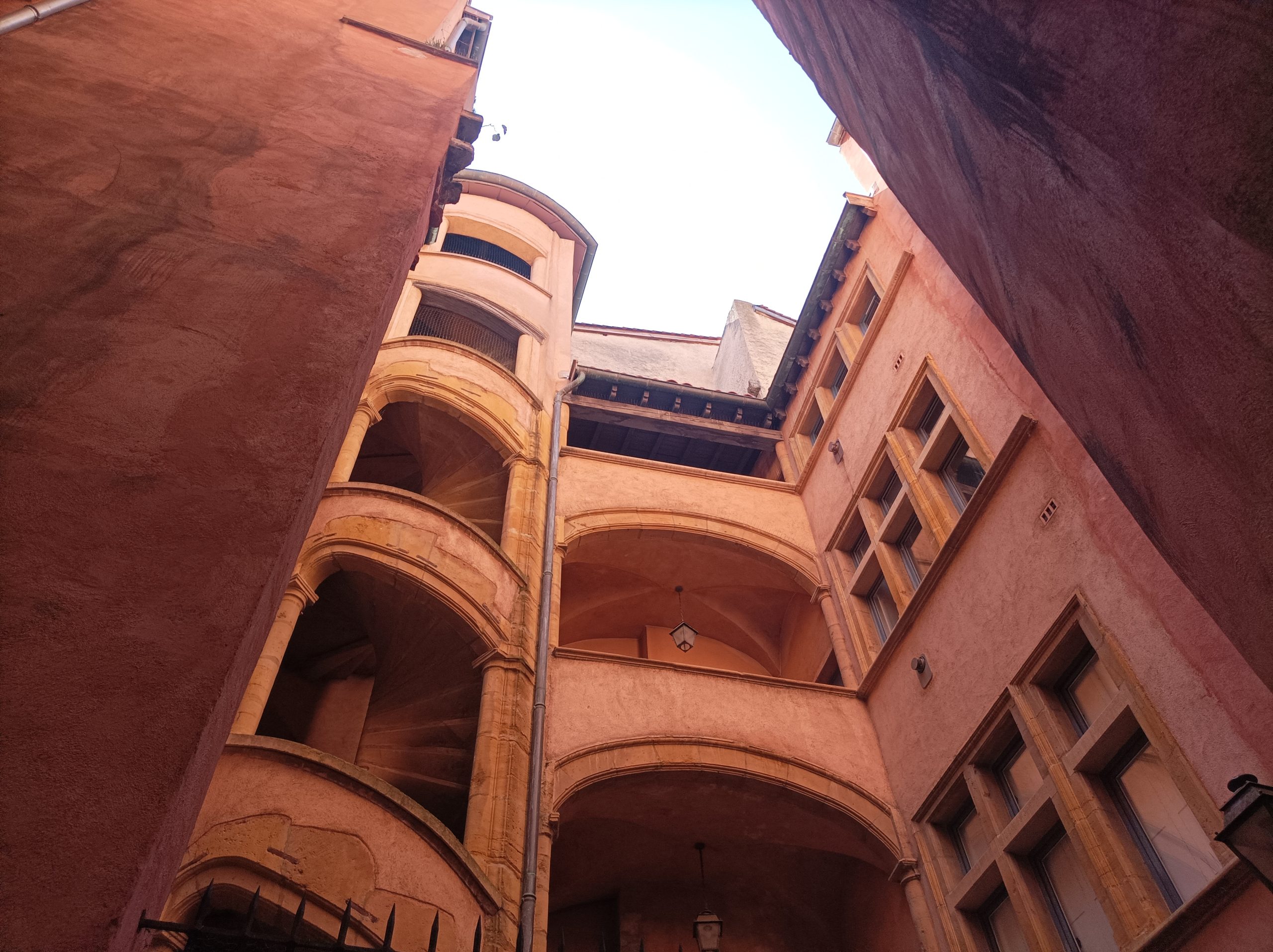 Guided tour in Lyon, Romain Bouchaud