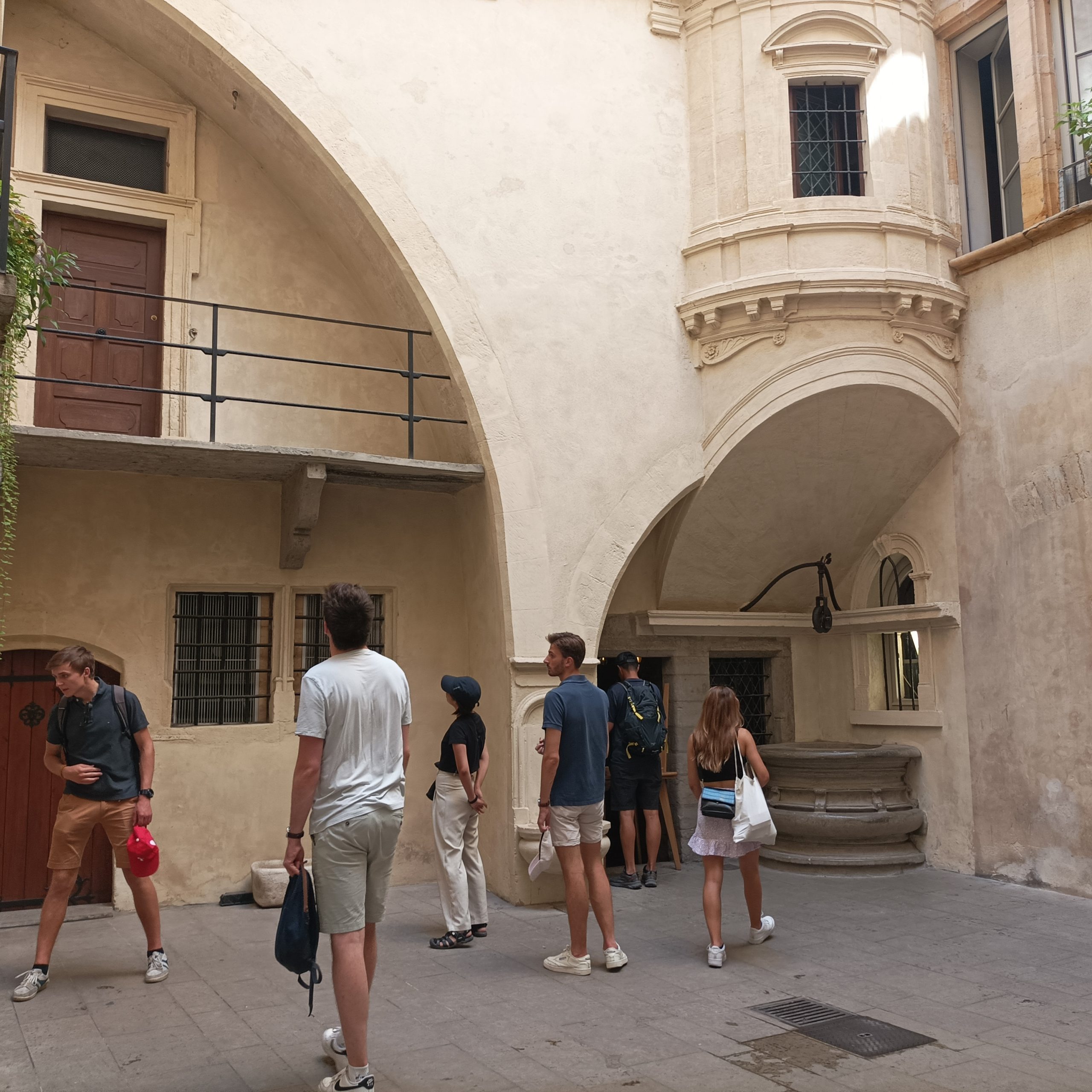 Guided tour in Lyon, Romain Bouchaud