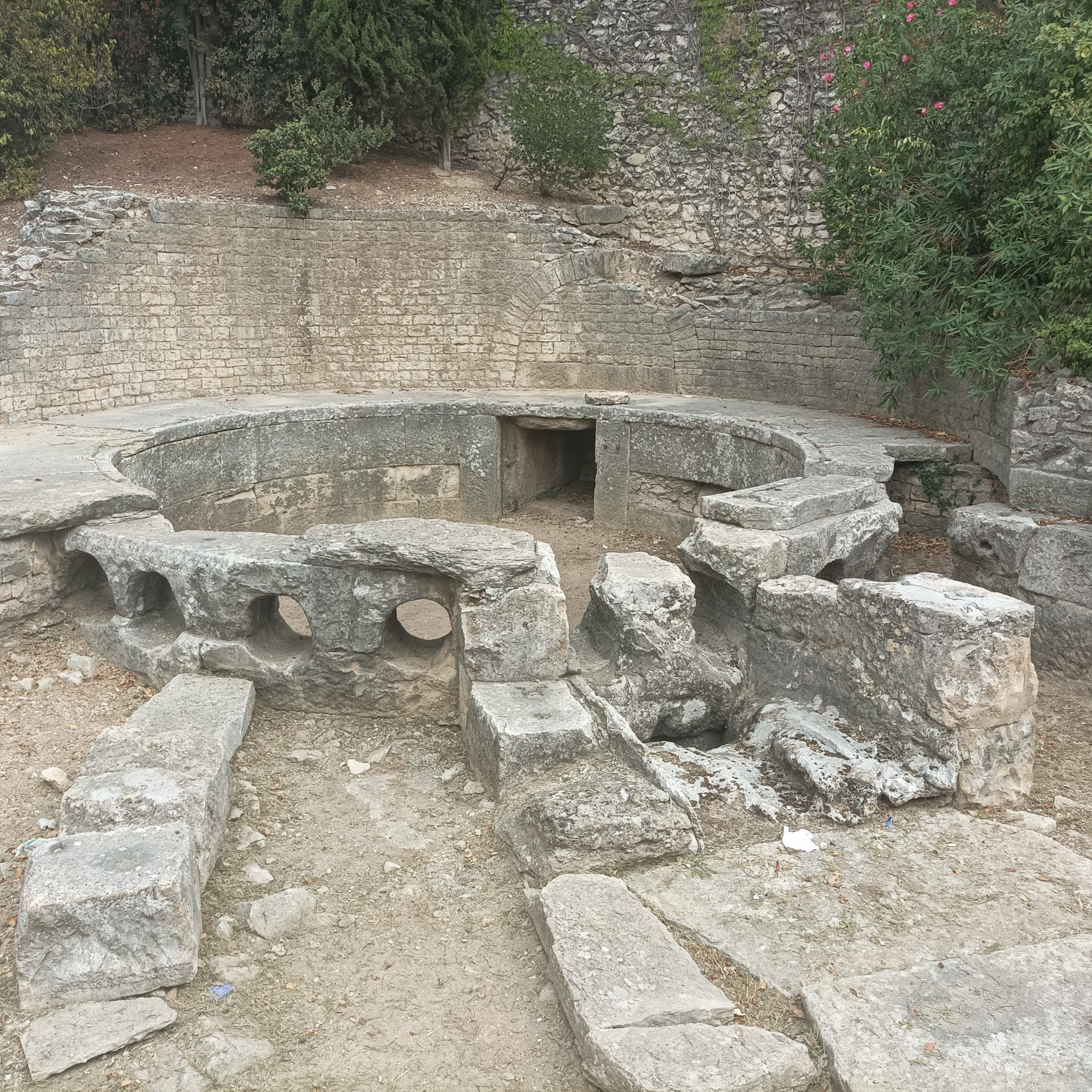 Guided tour in Nîmes, Romain Bouchaud