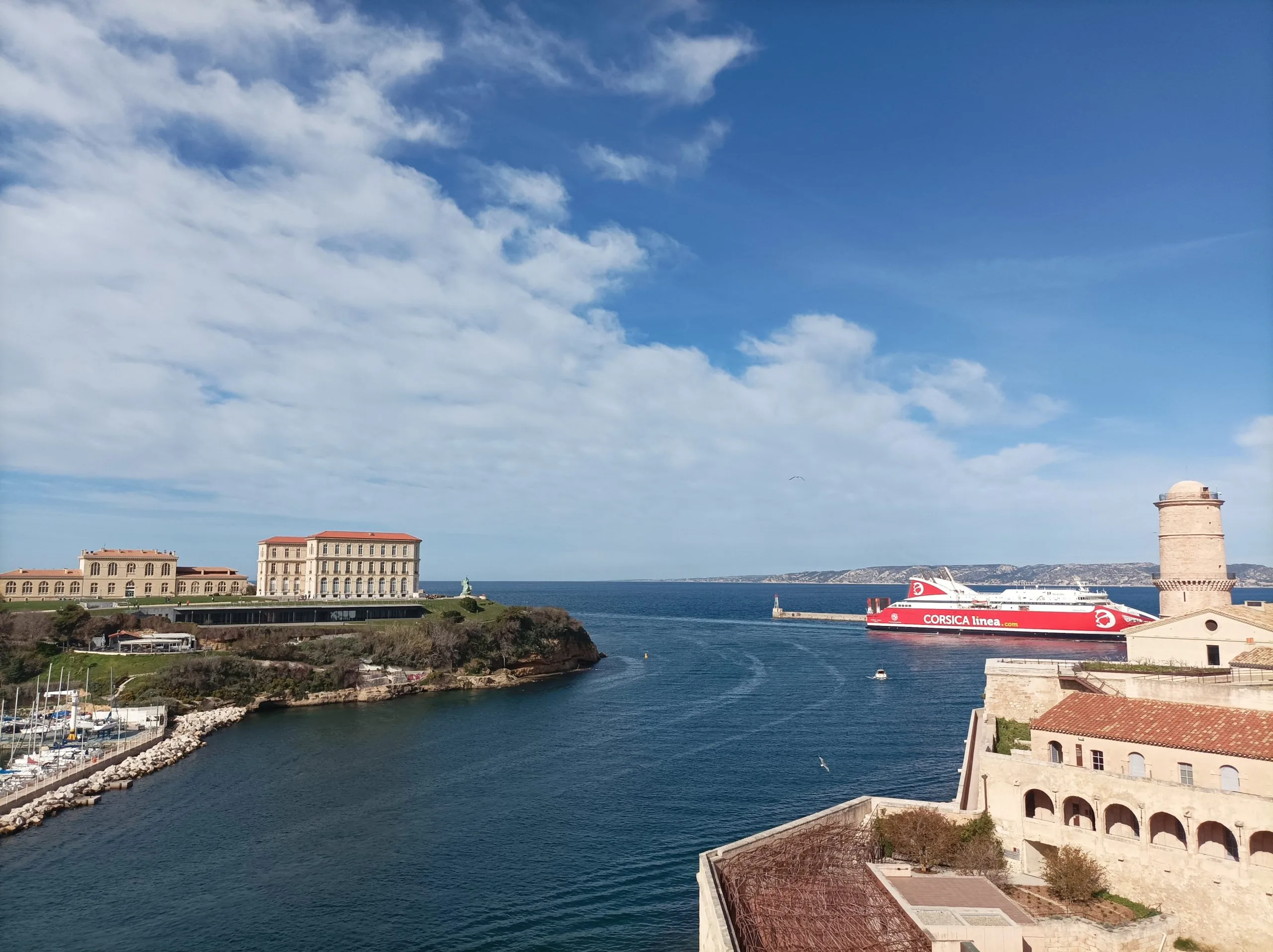 Guided tour in Marseille, Romain Bouchaud