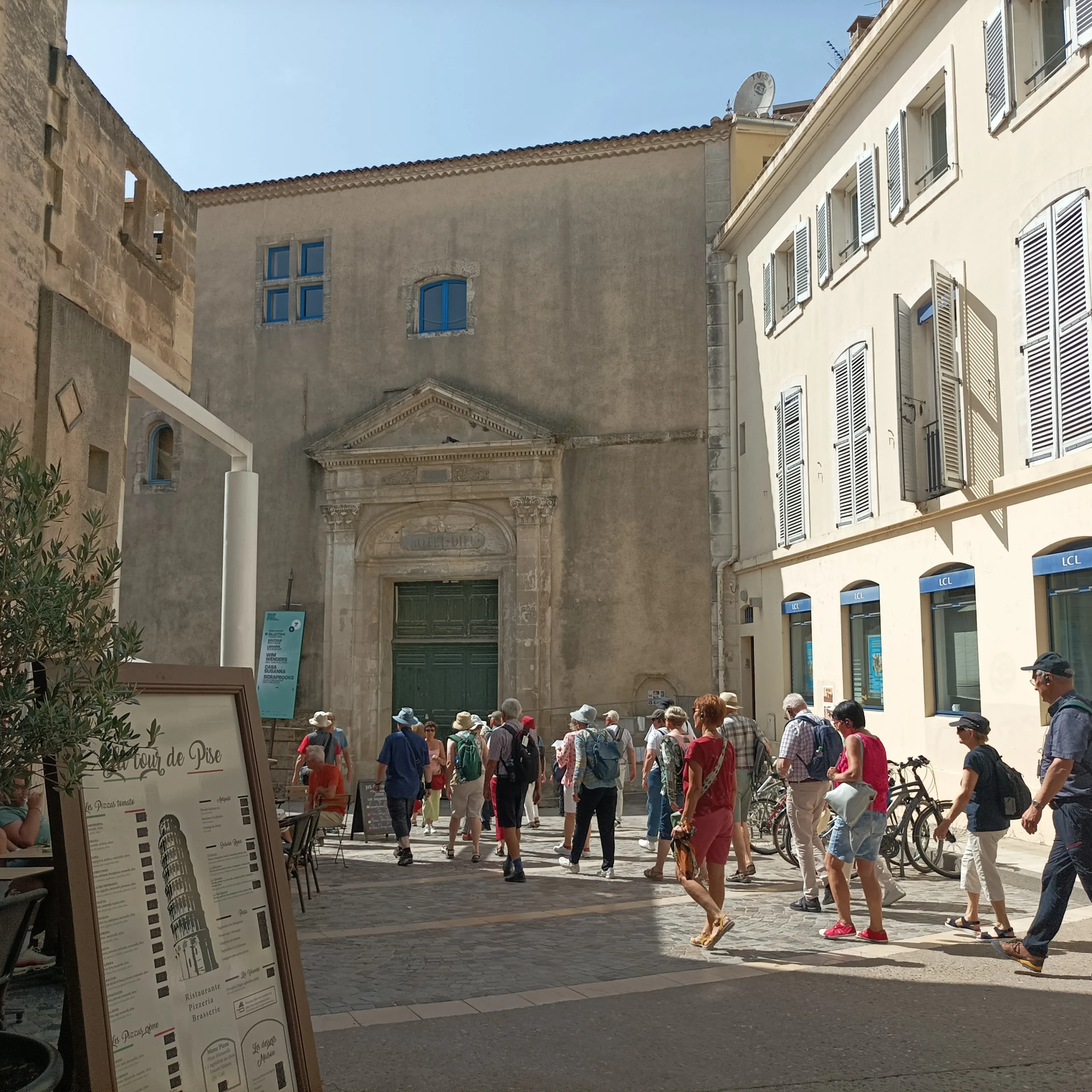 Prohlídka s průvodcem v Arles, Romain Bouchaud