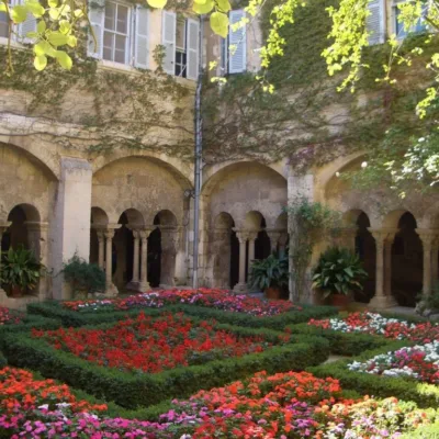 Tour to Saint-Rémy-de-Provence and Les Baux-de-Provence – 8 hours