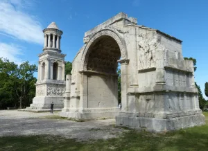 Guided tour in Saint-Rémy-de-Provence