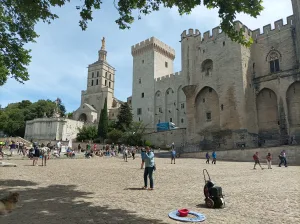 Guided tour in Avignon, Romain Bouchaud