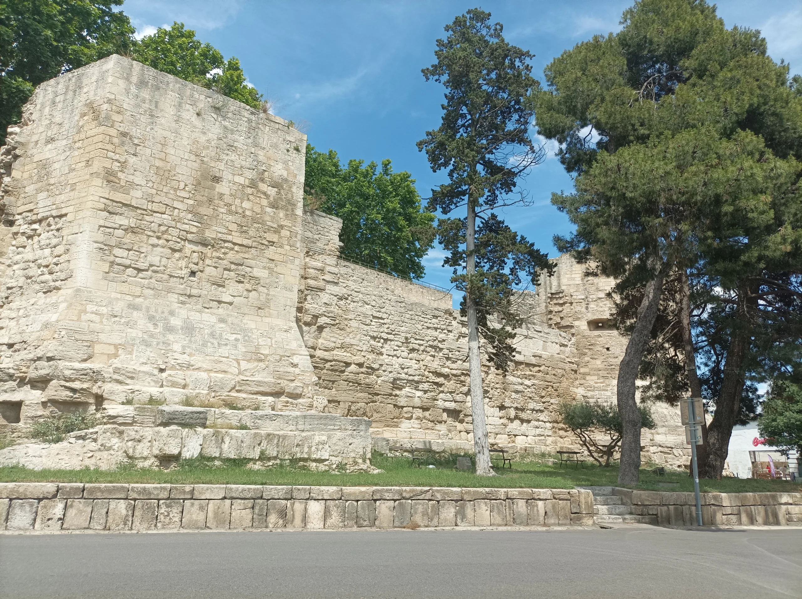 Prohlídka s průvodcem v Arles, Romain Bouchaud