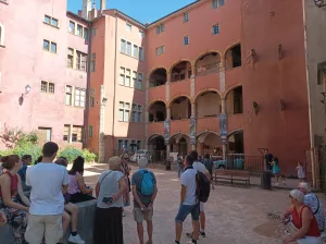 Guided tour in Lyon, Romain Bouchaud