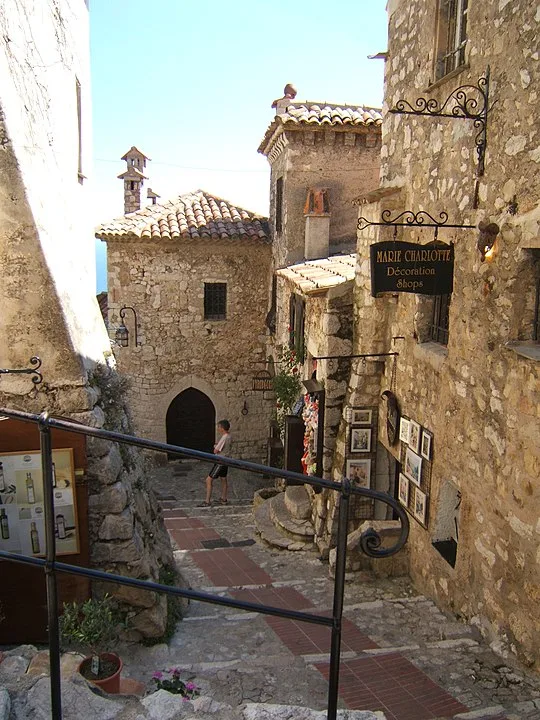 Tour to Eze