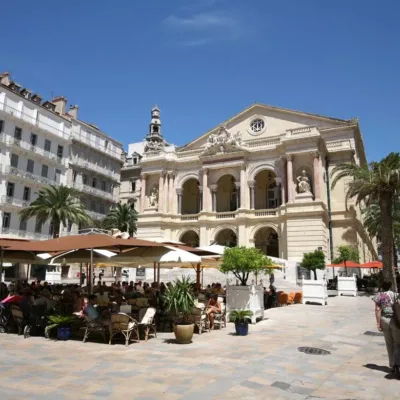 Guided tour in Toulon