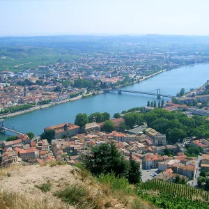 Guided tour in Tournon-sur-Rhône – 2 hours