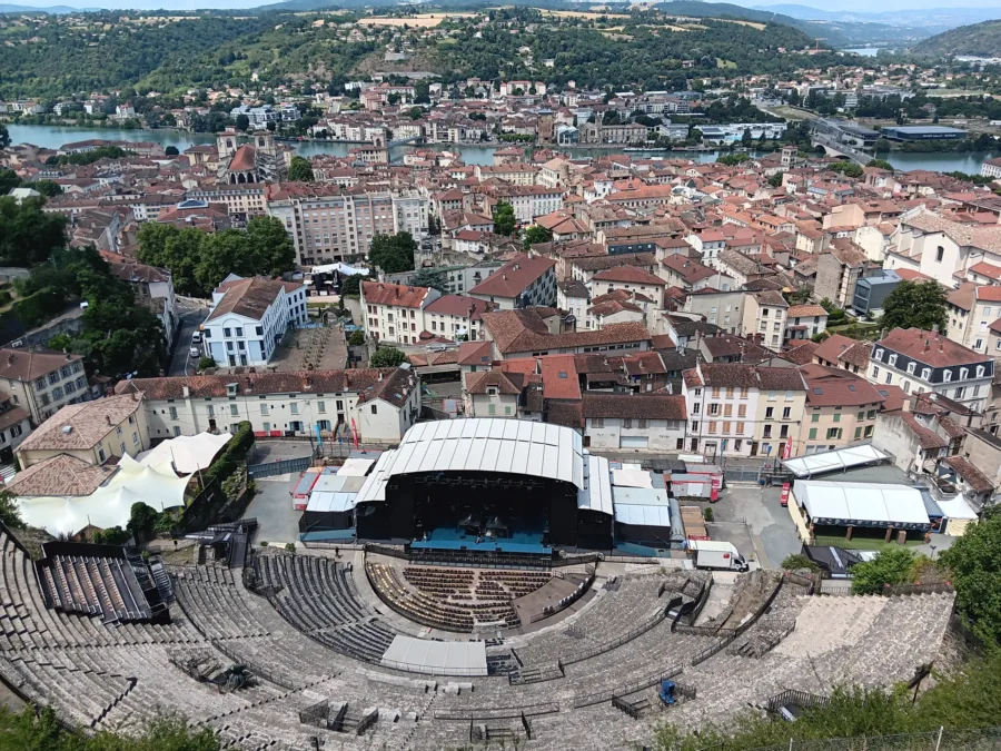 Mawra bi gwida fi Vienne, Romain Bouchaud