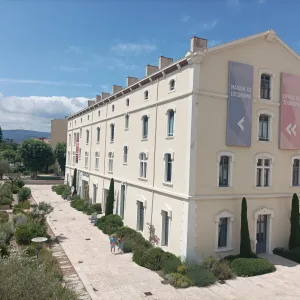 Guided tour in Montélimar – 2 hours