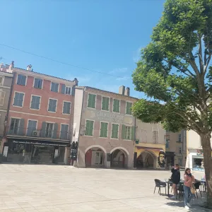 Guided tour in Montélimar – 2 hours