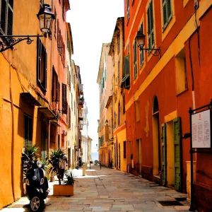 Guided tour in Menton – 2 hours