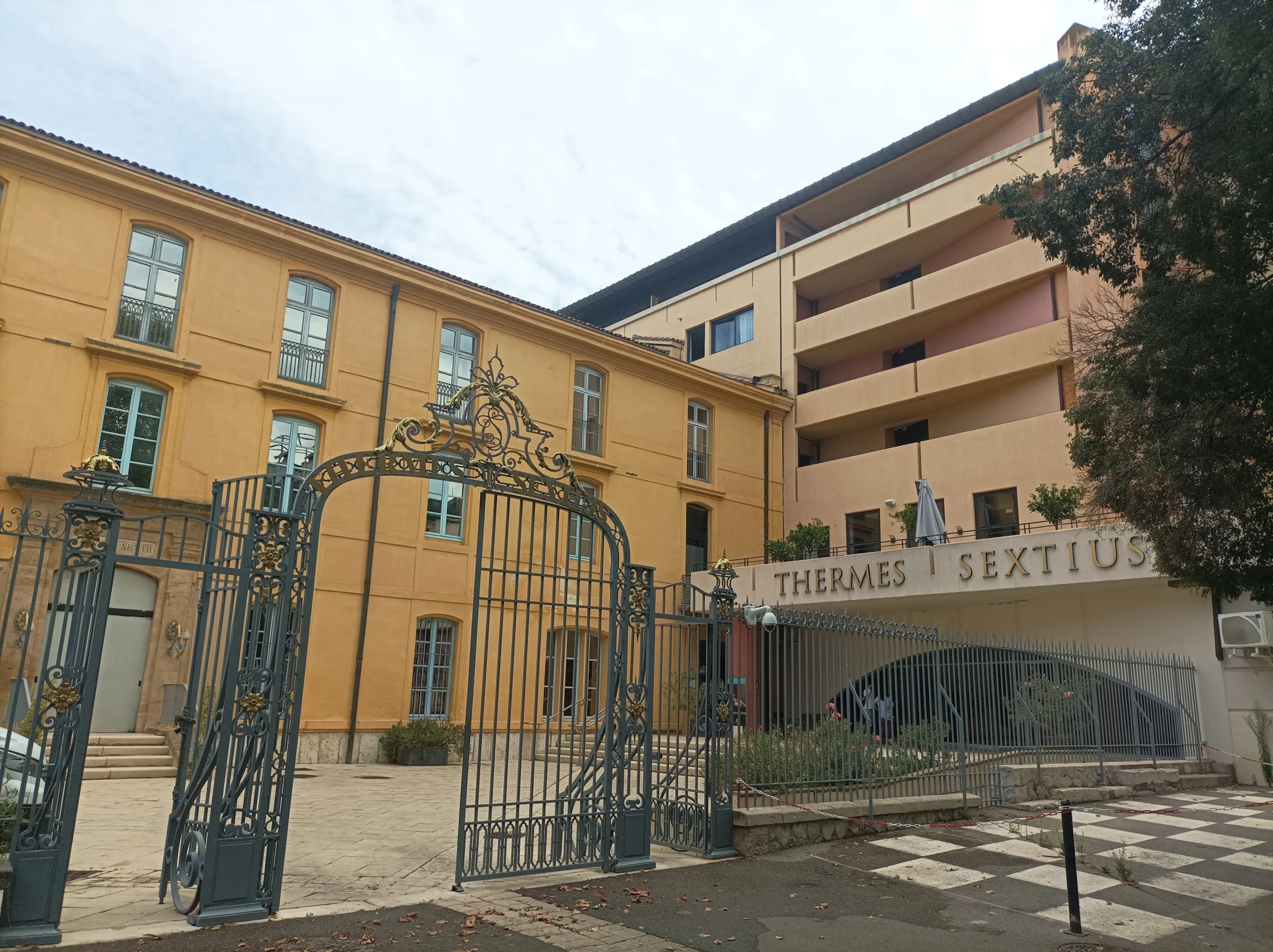 You are currently viewing The Thermes Sextius