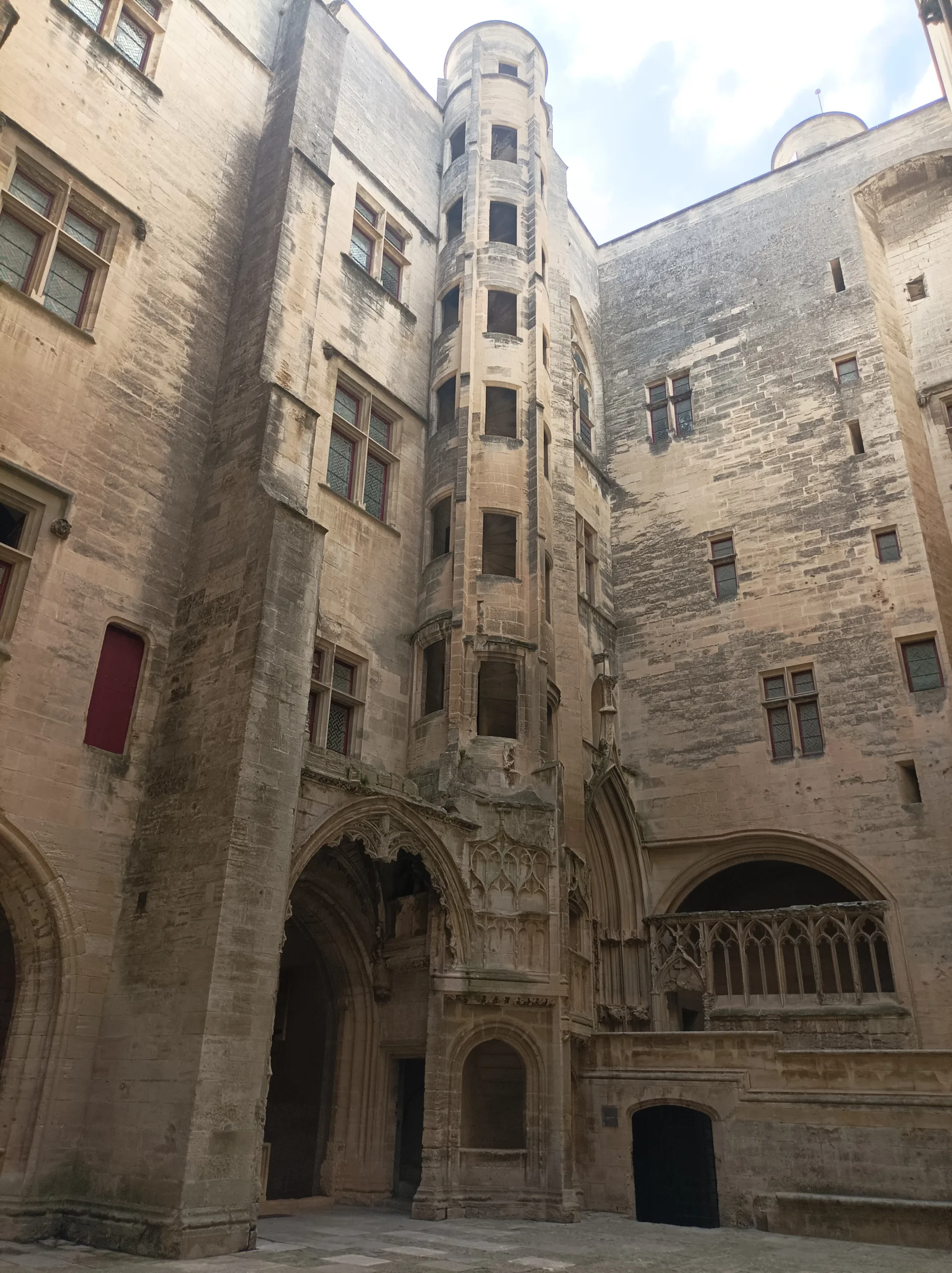 Walking tour in Tarascon