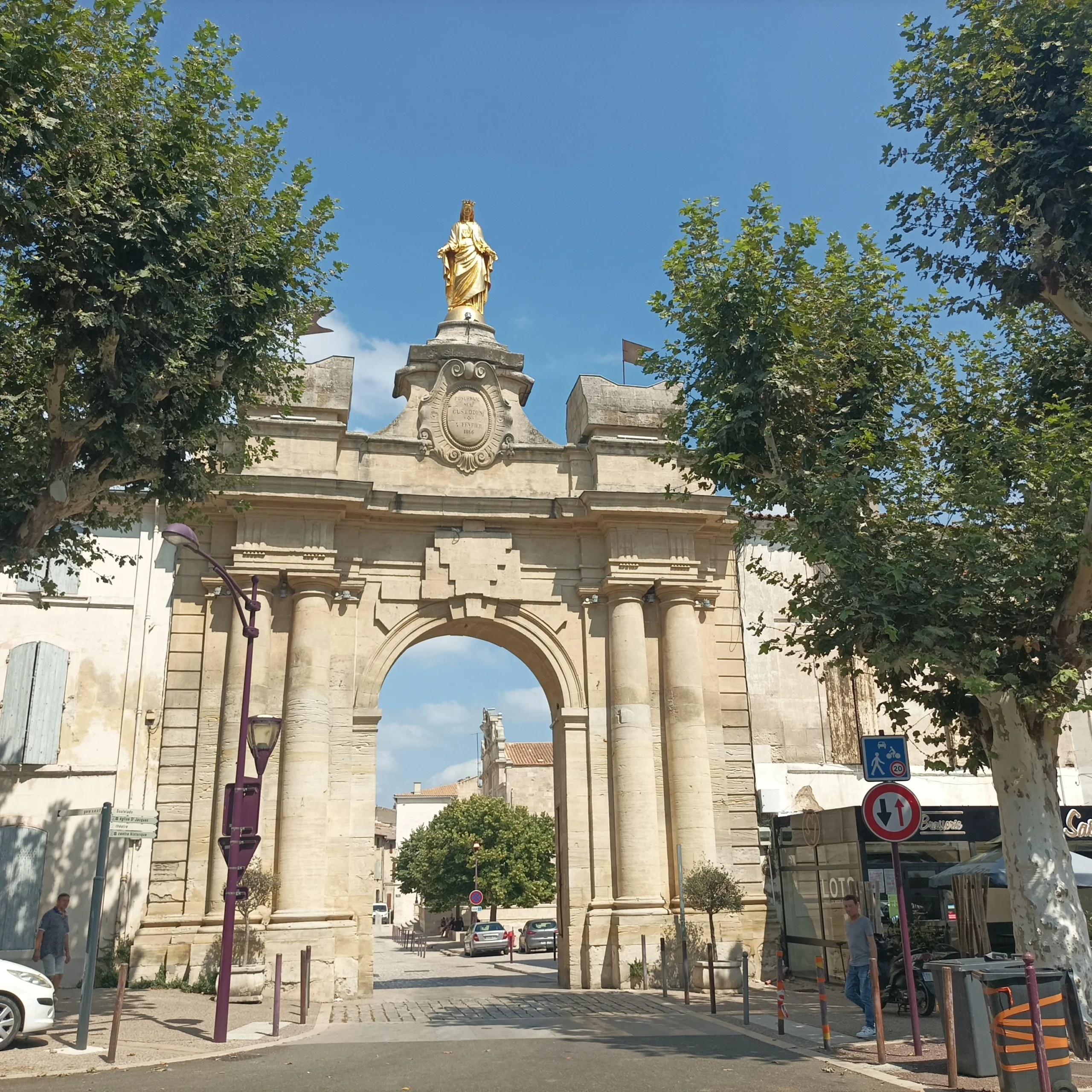 Guided tour in Tarascon